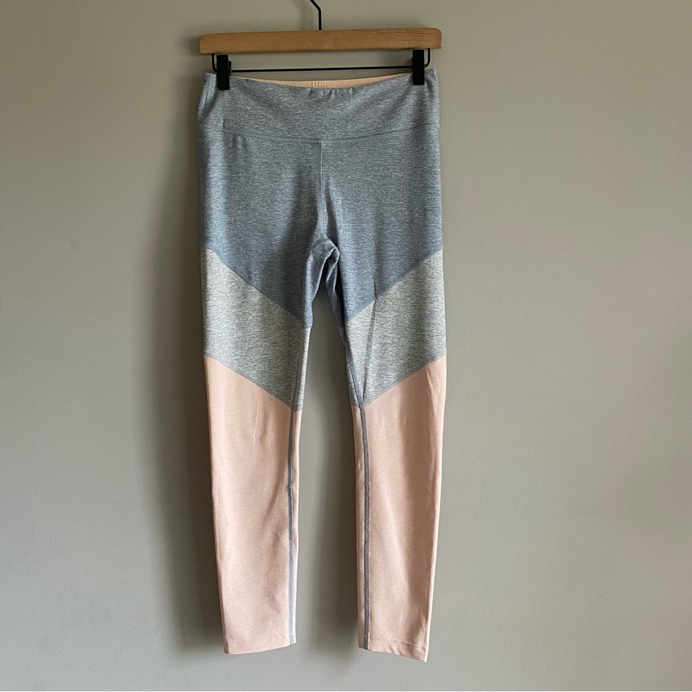 Outdoor Voices 7/8 Springs Athletic Leggings in Lake Dove Rose Quartz EUC Medium